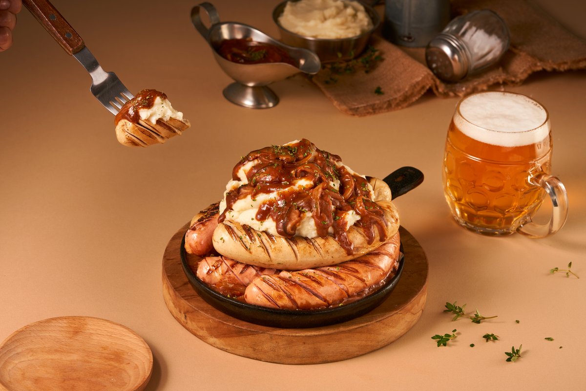 더운모둠 소시지 - 갓 구운 수제 소시지와 매쉬드 포테이토